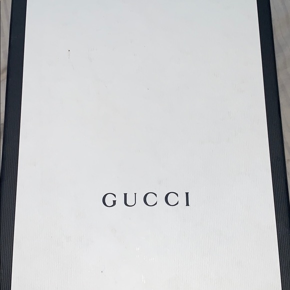 Gucci Sneakers - Picture 5 of 6